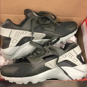 Olive green huraches